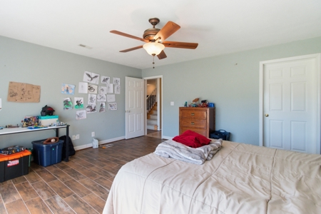 Gorgeous Custom Built Home with Equine setup - image 27