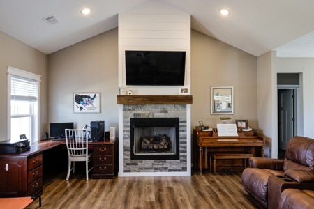 Modern Farmhouse In Sage Arkansas - image 10