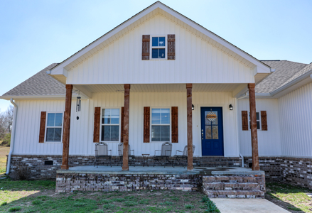 Modern Farmhouse In Sage Arkansas - image 5