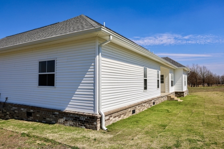 Modern Farmhouse In Sage Arkansas - image 41