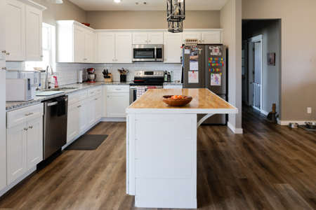 Modern Farmhouse In Sage Arkansas - image 16