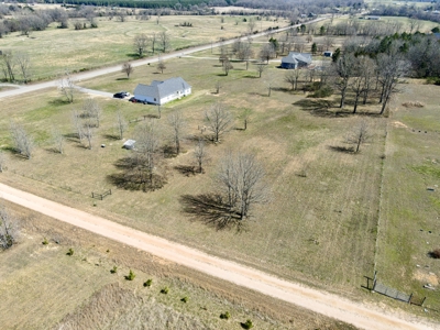 Modern Farmhouse In Sage Arkansas - image 8