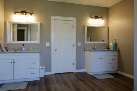 Modern Farmhouse In Sage Arkansas - image 25