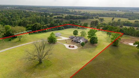 4BR-3BA Home in Winnsboro, TX 11.2 Acres Large Shop Move In Ready - image 1
