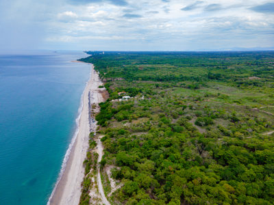 Oceanfront Land El Higo Panama | 9,146 m² Investment Opportunity - image 1