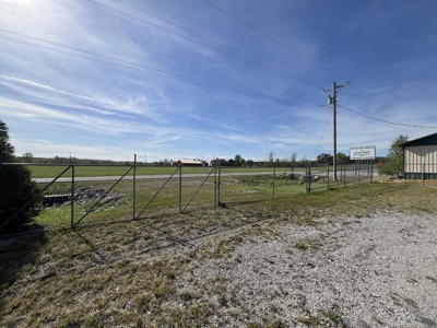 Versatile Commercial Investment Property Lee County - image 4
