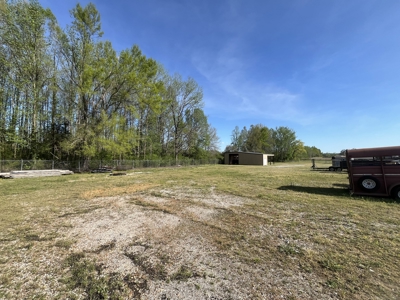 Versatile Commercial Investment Property Lee County - image 7