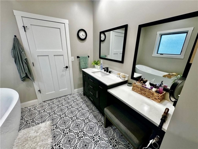 Energy Efficient, Spacious Home Near NWSU - image 36