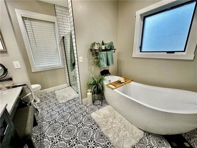 Energy Efficient, Spacious Home Near NWSU - image 32