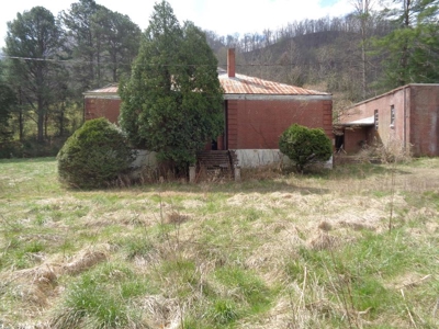 2.9 Acres w/ Abandon Schoolhouse in Hancock County - image 30