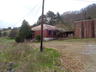 2.9 Acres w/ Abandon Schoolhouse in Hancock County - image 1