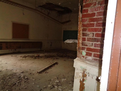 2.9 Acres w/ Abandon Schoolhouse in Hancock County - image 18