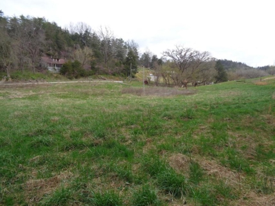 2.9 Acres w/ Abandon Schoolhouse in Hancock County - image 34