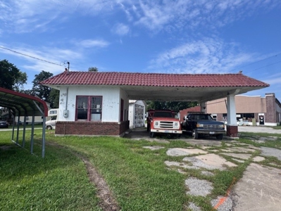 Historic Gem In Nw Missouri!  Original 1940'S Standard Station - image 4