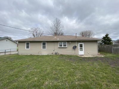 Charming Home w/Beautiful Wood Floors, Large Fenced Yard! - image 30
