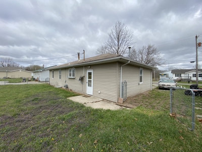 Charming Home w/Beautiful Wood Floors, Large Fenced Yard! - image 29