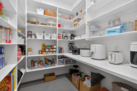 Pryor, Oklahoma Luxury Lake Home For Sale - image 20