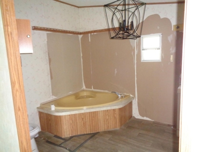 Doublewide on .19 acre lot in Morristown, Tennessee - image 11