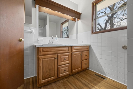 Updated Home With Sulphur Mountain View For Sale Harrison - image 18