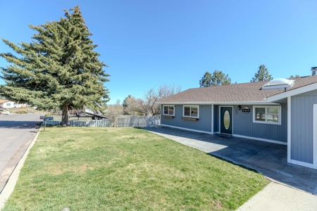 Eastern Oregon Four Bedroom Home on the Hill - image 38
