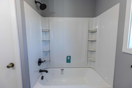 Eastern Oregon Four Bedroom Home on the Hill - image 10