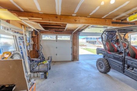 Eastern Oregon Four Bedroom Home on the Hill - image 34