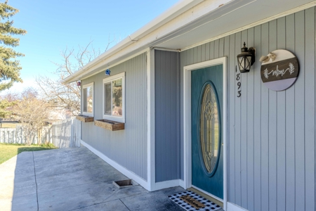 Eastern Oregon Four Bedroom Home on the Hill - image 37