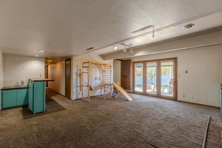 Eastern Oregon Four Bedroom Home on the Hill - image 19