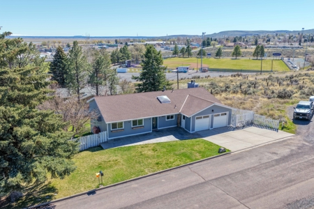 Eastern Oregon Four Bedroom Home on the Hill - image 41