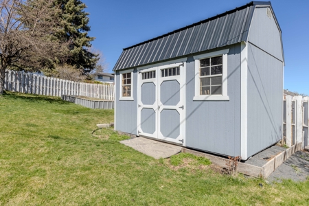 Eastern Oregon Four Bedroom Home on the Hill - image 29