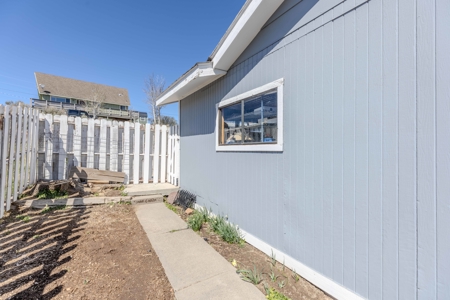 Eastern Oregon Four Bedroom Home on the Hill - image 32