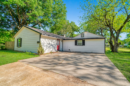 2 Bed Home on Double Lot in Paris, TX Great Starter Home - image 22