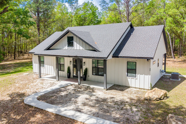 Beautiful Home on 5 Acres for Sale in Fort White, FL