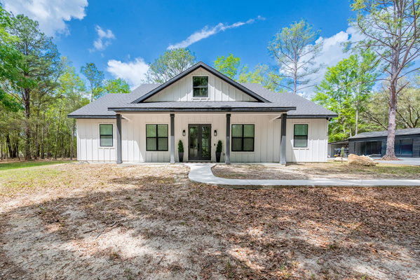 Beautiful Home on 5 Acres for Sale in Fort White, FL