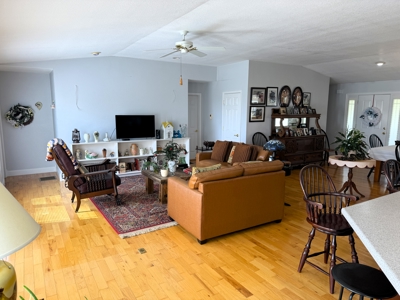 Spacious Home - Garage - Basement - 2.66 Acres- Liberty, KY. - image 18