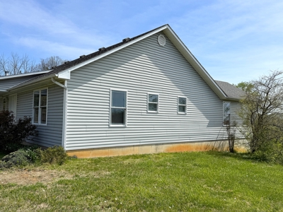 Spacious Home - Garage - Basement - 2.66 Acres- Liberty, KY. - image 6