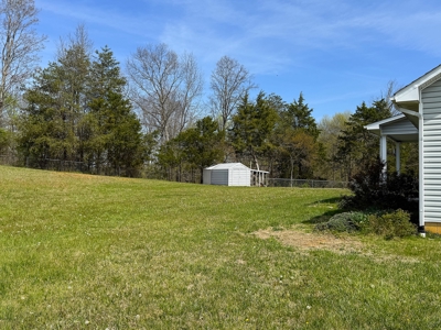 Spacious Home - Garage - Basement - 2.66 Acres- Liberty, KY. - image 8