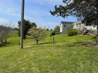 Spacious Home - Garage - Basement - 2.66 Acres- Liberty, KY. - image 11