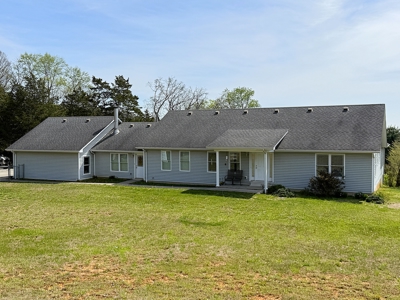 Spacious Home - Garage - Basement - 2.66 Acres- Liberty, KY. - image 5