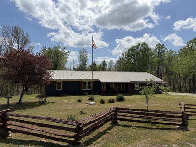 Country Estate Farm For Sale In Tn, 61.5 Ac, Creek, Fields, Barn - image 1
