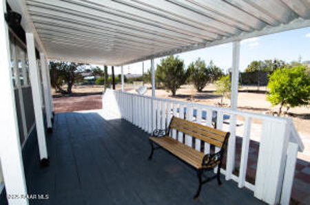 Small Homestead close to Seligman on 3.38 acres - image 3