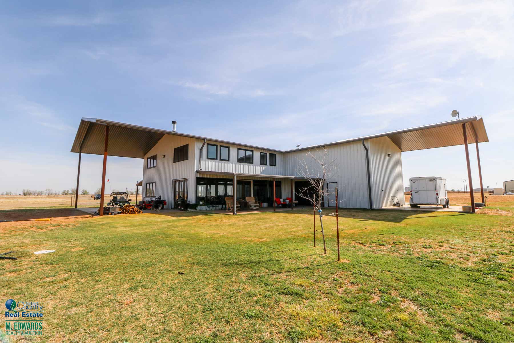 *Barndominium* on 10 Acres at Roundup! 25 Miles from Lubbock!