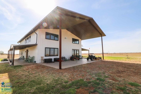 *Barndominium* on 10 Acres at Roundup! 25 Miles from Lubbock! - image 28