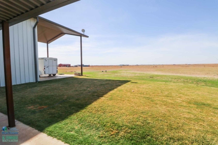 *Barndominium* on 10 Acres at Roundup! 25 Miles from Lubbock! - image 27