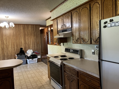 Nice Country Home On Large Lot With Additional Acreage Available - image 31