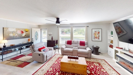 Updated Home Near Lake in Harbor Point! - image 8