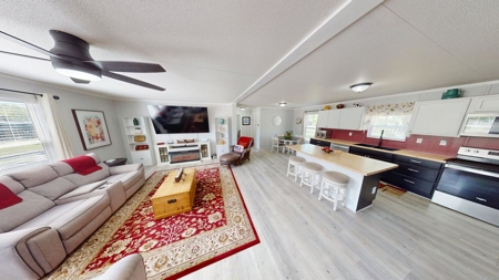 Updated Home Near Lake in Harbor Point! - image 9