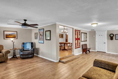 Living the Life on the Lake at 202 Lakeview, Lake City, Texas - image 9