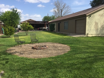 Living the Life on the Lake at 202 Lakeview, Lake City, Texas - image 6