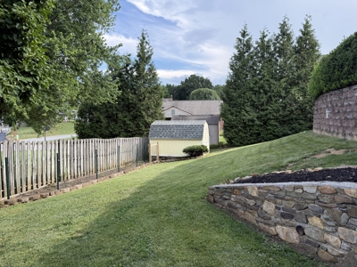 Updated Home for Sale in Salem, Virginia - image 37